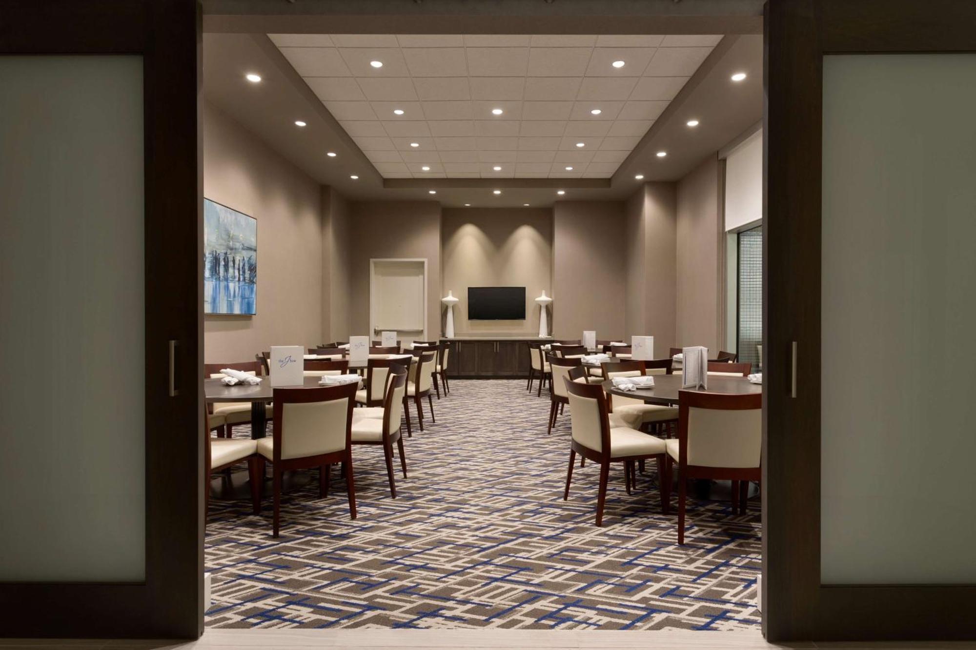 Embassy Suites By Hilton Kansas City Olathe Exterior photo