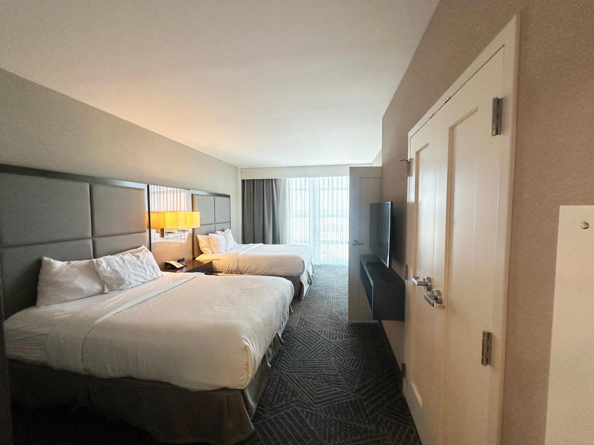 Embassy Suites By Hilton Kansas City Olathe Exterior photo